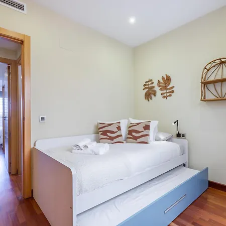 Vt Frutos 2bdr Apt With Views 아파트