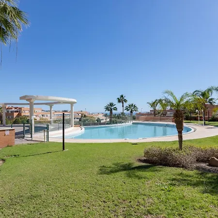 Vt Frutos 2bdr Apt With Views *